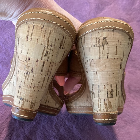 Sofft brand ✨like new✨ leather upper & insole with cork wedge heel. 6-1/2W - Picture 6 of 8